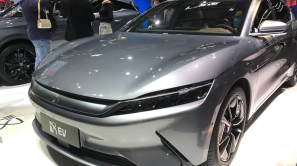 财富超人沃伦·巴菲特比通用汽车拥有更多的中国电动汽车公司
