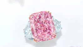 紫粉色钻石创造了有史以来最大的拍卖纪录，成交价超过2900万美元
